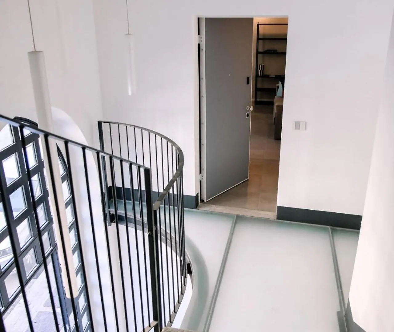 Elegant Beige Apartment - 5 Minutes From The Lake Como 0*,  İtalya