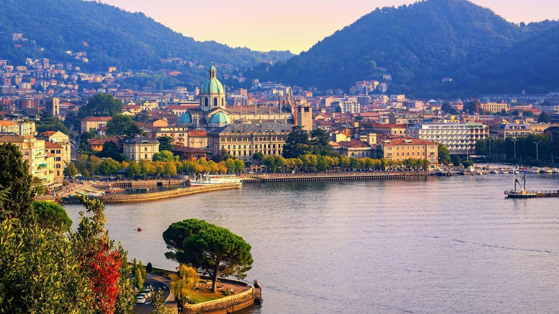 Elegant Beige Apartment - 5 Minutes From The Lake Como İtalya