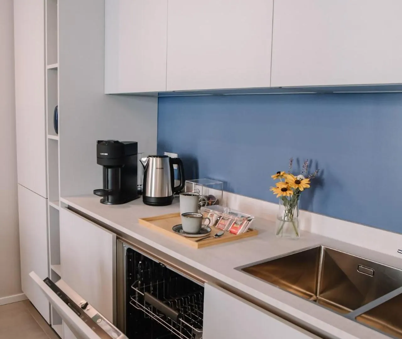 Elegant Beige Apartment - 5 Minutes From The Lake Como 0*,